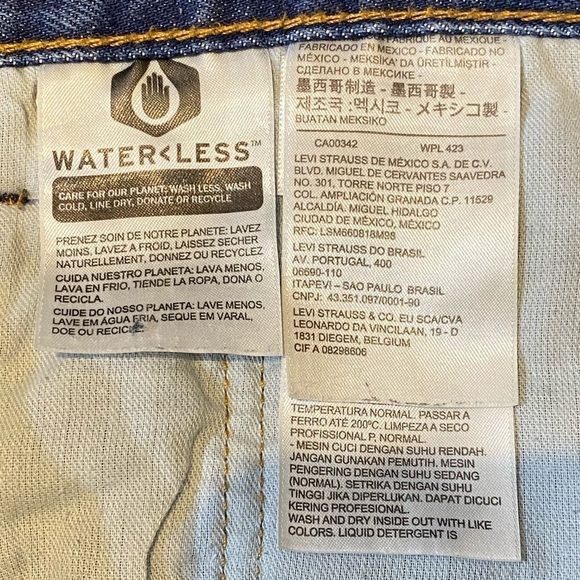 LEVI STRAUSS & CO. 541 MENS BUTTON CLOSURE BLUE JEANS 100% COTTON 38W, 36L - Picture 16 of 17